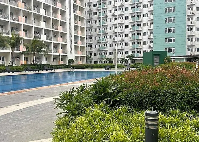 Field Residences Near Airport 5*