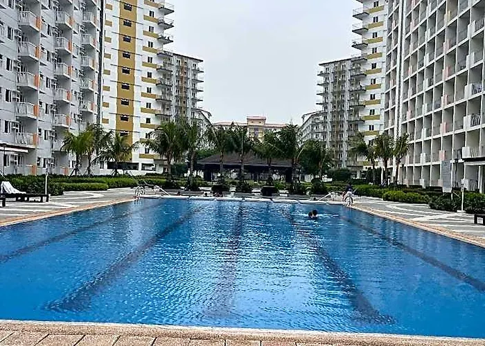Hotel Field Residences Near Airport