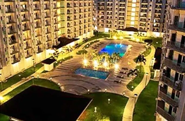 Field Residences Near Airport 5*