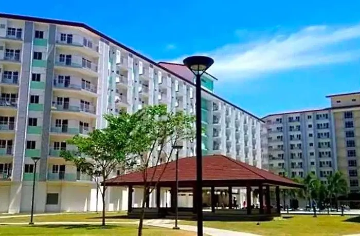 Field Residences Near Airport Hotel