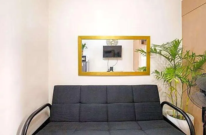 Field Residences Near Airport فندق