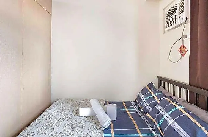 Field Residences Near Airport 5*